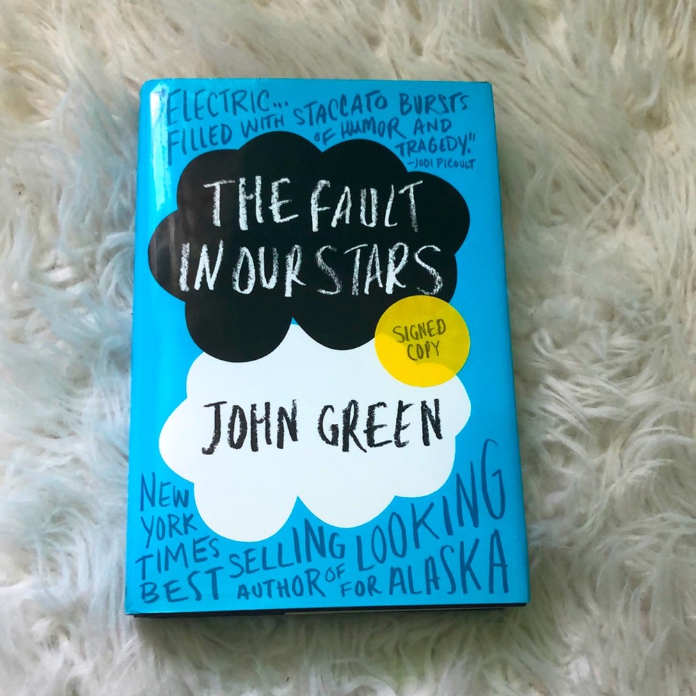 SIGNED COPY!! THE FAULT IN OUR STARS (NEW)